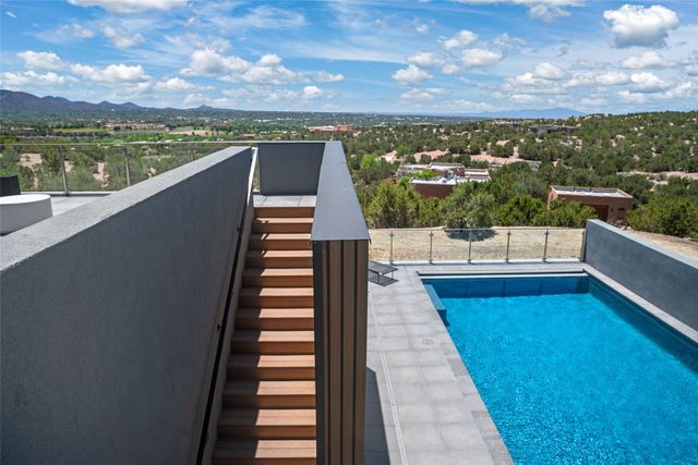 871 Camino Francisca, Santa Fe, NM 87506