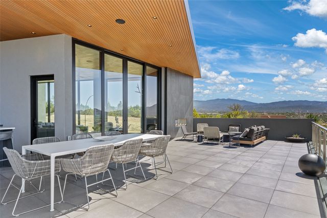 871 Camino Francisca, Santa Fe, NM 87506