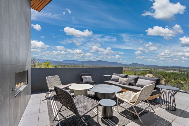871 Camino Francisca, Santa Fe, NM 87506