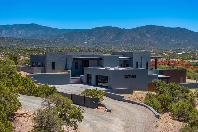 871 Camino Francisca, Santa Fe, NM 87506