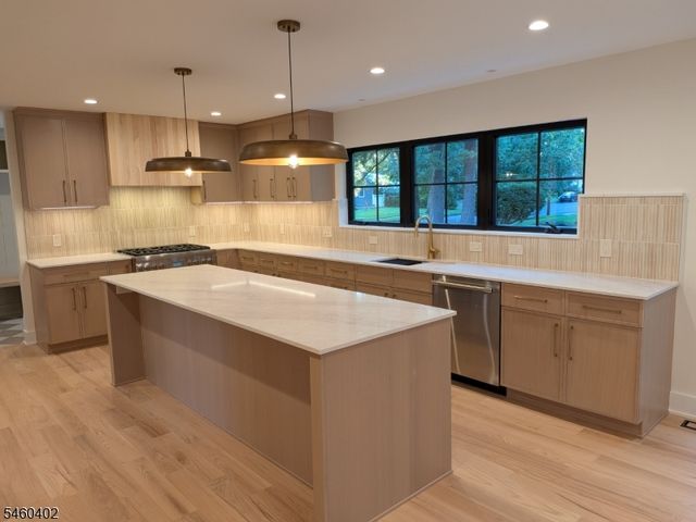 2 Byron Ct, Westfield Town, NJ 07090