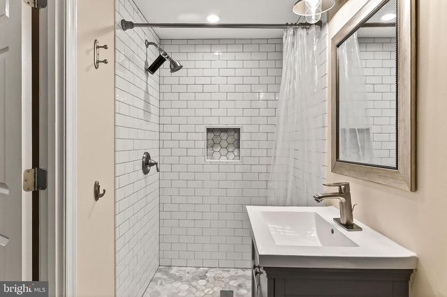 3004 HICKORY ST, Alexandria, VA 22305