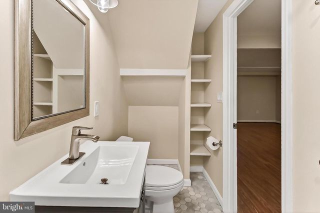 3004 HICKORY ST, Alexandria, VA 22305