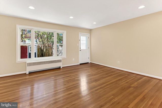 3004 HICKORY ST, Alexandria, VA 22305