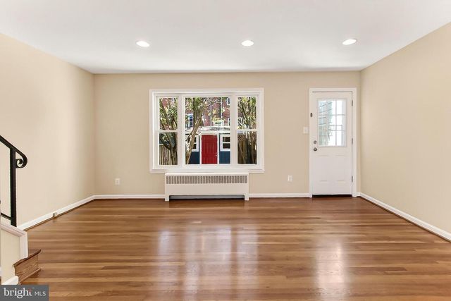 3004 HICKORY ST, Alexandria, VA 22305