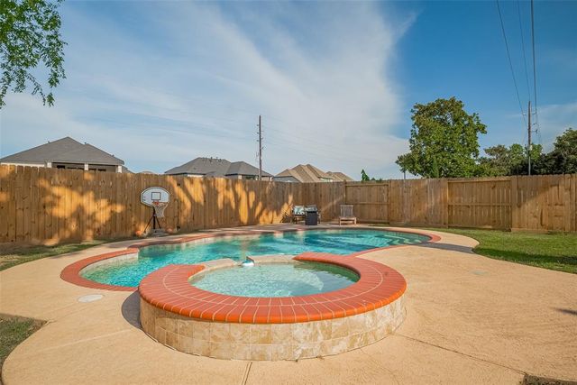 3102 Colonel Court Drive, Richmond, TX 77406