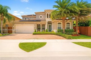 8770 SW 204th St, Cutler Bay, FL 33189