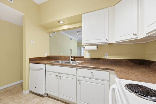 9172 SW 52ND ROAD 103, Gainesville, FL 32608