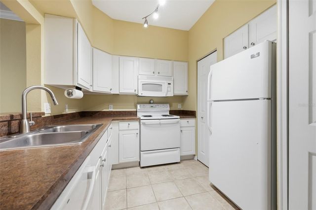 9172 SW 52ND ROAD 103, Gainesville, FL 32608