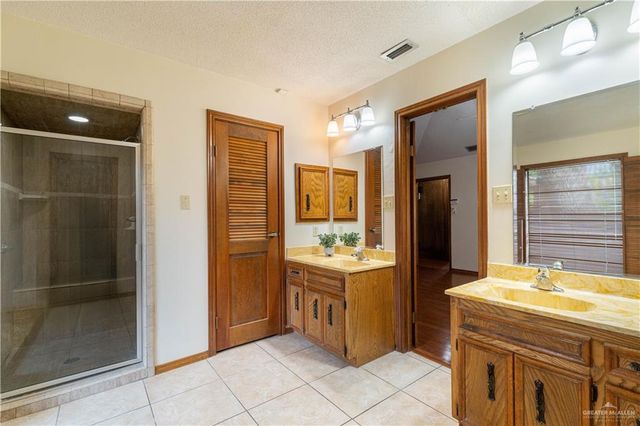 1100 Xanthisma Avenue, Mcallen, TX 78504