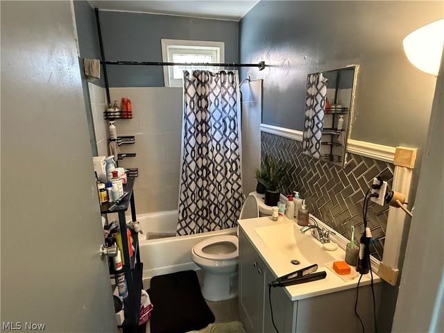 7108 Dellenbaugh Avenue, Cleveland, OH 44103