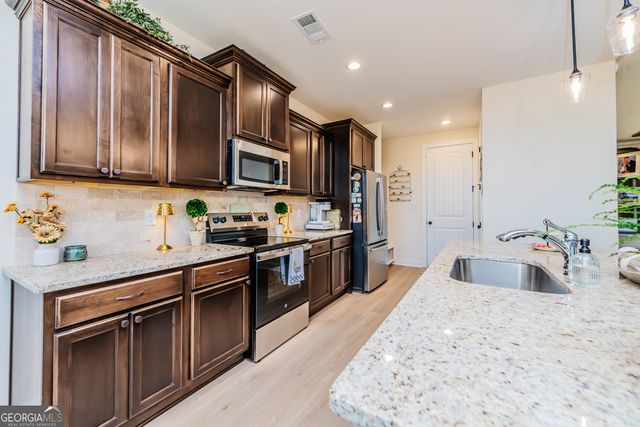 202 Farmland Circle, Perry, GA 31069