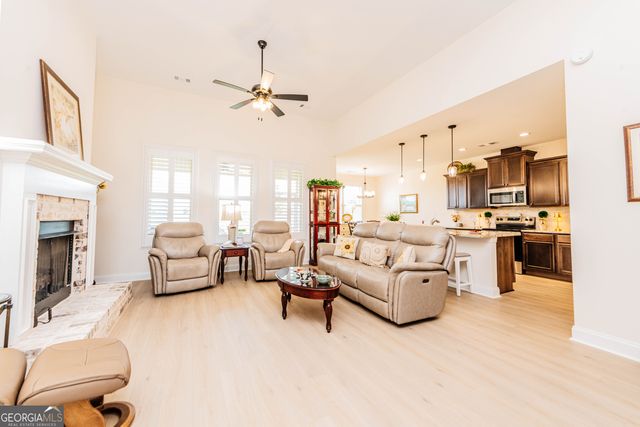 202 Farmland Circle, Perry, GA 31069