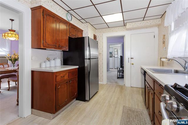 98 Davis Avenue, Hackensack, NJ 07601