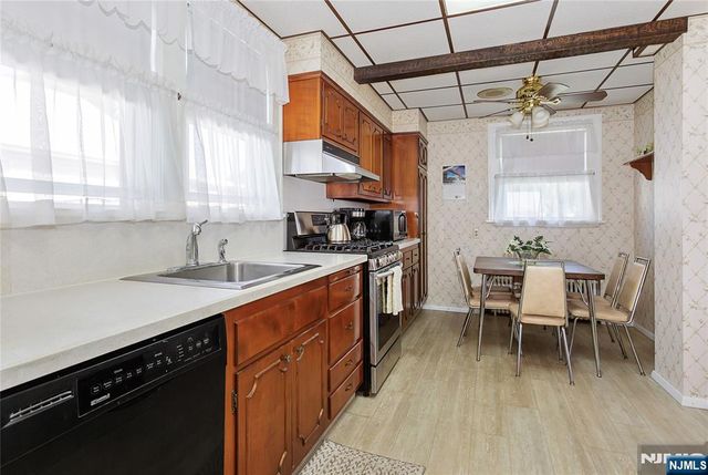 98 Davis Avenue, Hackensack, NJ 07601