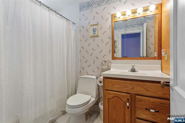 98 Davis Avenue, Hackensack, NJ 07601