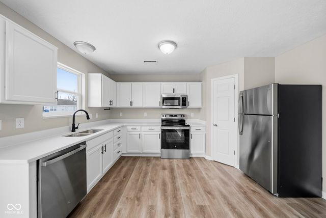 6427 Paramount Springs Drive, Anderson, IN 46013