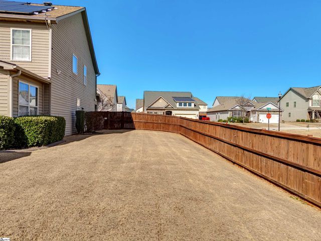 450 Bucklebury Road, Greer, SC 29651