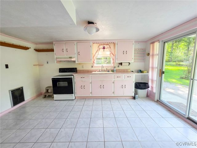 16121 Rowlett Rd, Chesterfield, VA 23838
