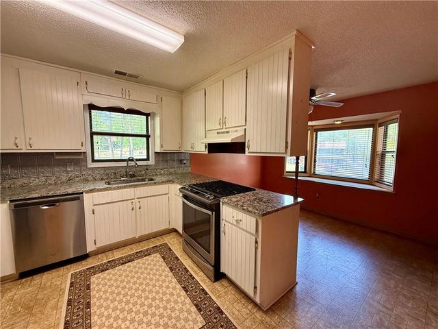 3790 Pine Brook Drive, Acworth, GA 30102