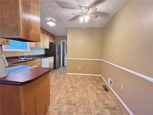 2904 Barry Avenue SE, Smyrna, GA 30082