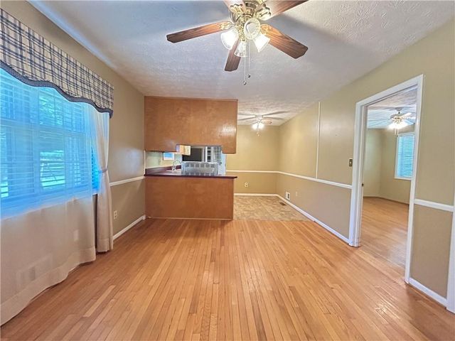 2904 Barry Avenue SE, Smyrna, GA 30082