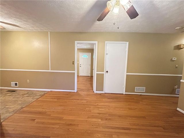 2904 Barry Avenue SE, Smyrna, GA 30082
