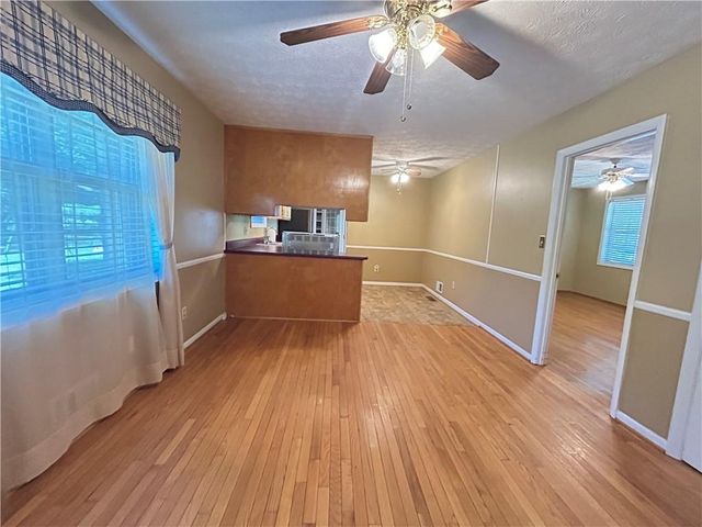 2904 Barry Avenue SE, Smyrna, GA 30082