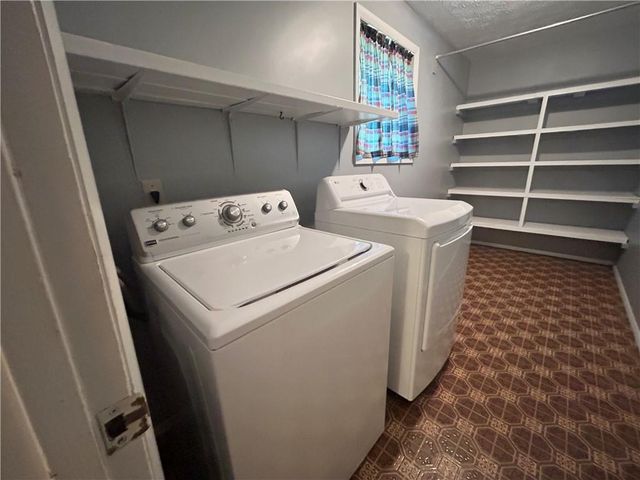2904 Barry Avenue SE, Smyrna, GA 30082
