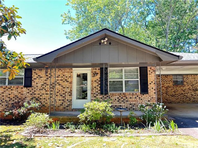 2904 Barry Avenue SE, Smyrna, GA 30082