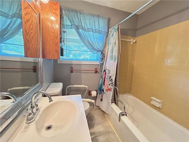 2904 Barry Avenue SE, Smyrna, GA 30082