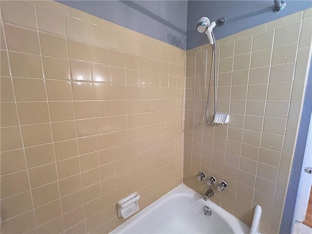2904 Barry Avenue SE, Smyrna, GA 30082