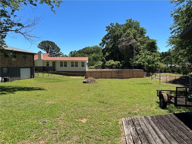 2904 Barry Avenue SE, Smyrna, GA 30082