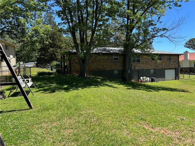 2904 Barry Avenue SE, Smyrna, GA 30082