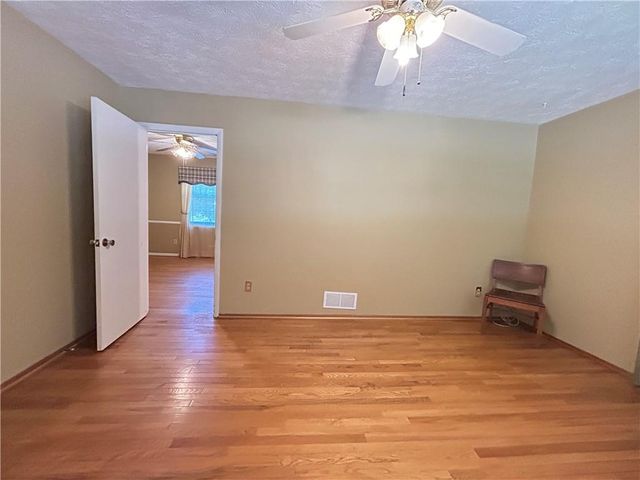 2904 Barry Avenue SE, Smyrna, GA 30082