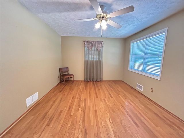 2904 Barry Avenue SE, Smyrna, GA 30082