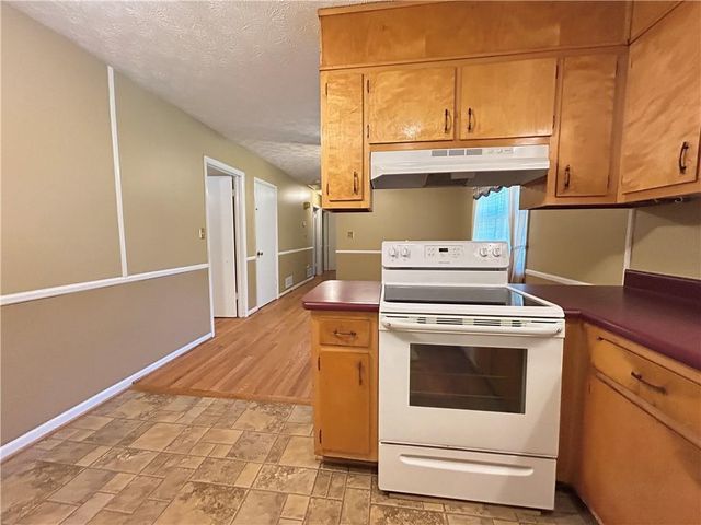 2904 Barry Avenue SE, Smyrna, GA 30082