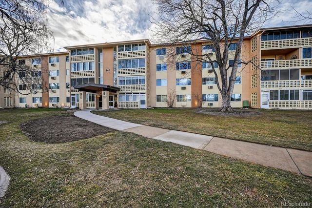745 S Alton Way 8B, Denver, CO 80247