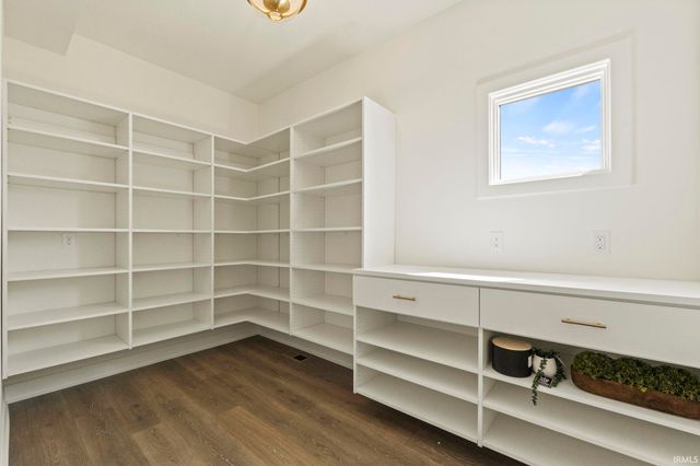 594 Contour Cove, Huntertown, IN 46748