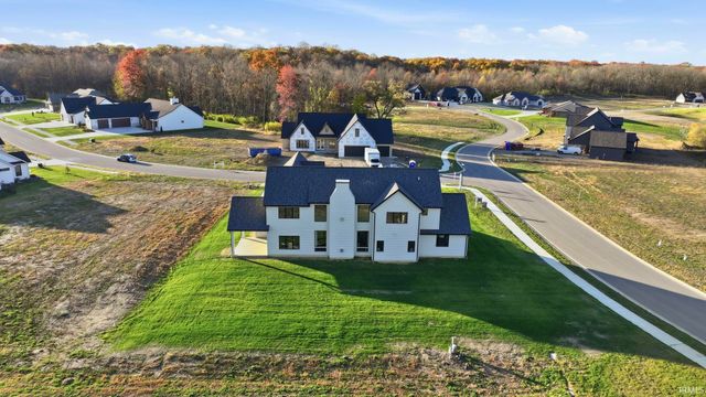 594 Contour Cove, Huntertown, IN 46748
