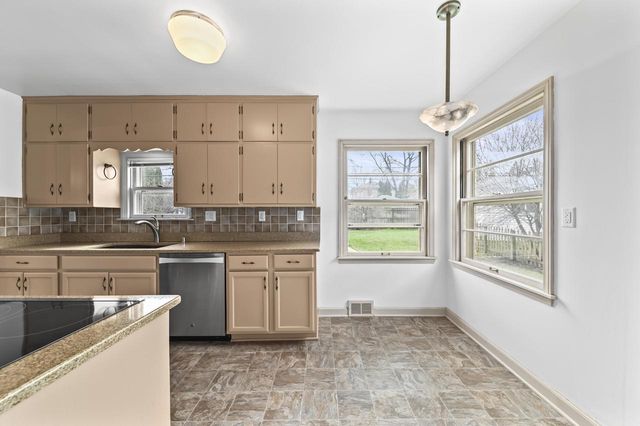 4332 N Sheffield AVENUE, Shorewood, WI 53211