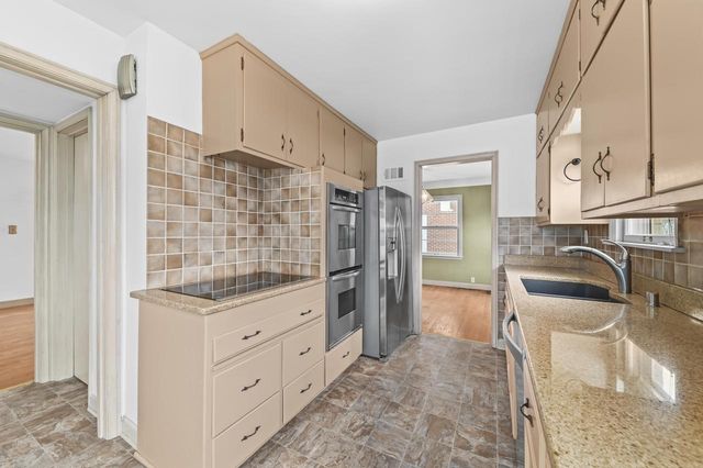 4332 N Sheffield AVENUE, Shorewood, WI 53211