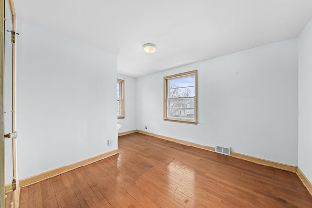 4332 N Sheffield AVENUE, Shorewood, WI 53211