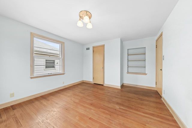 4332 N Sheffield AVENUE, Shorewood, WI 53211