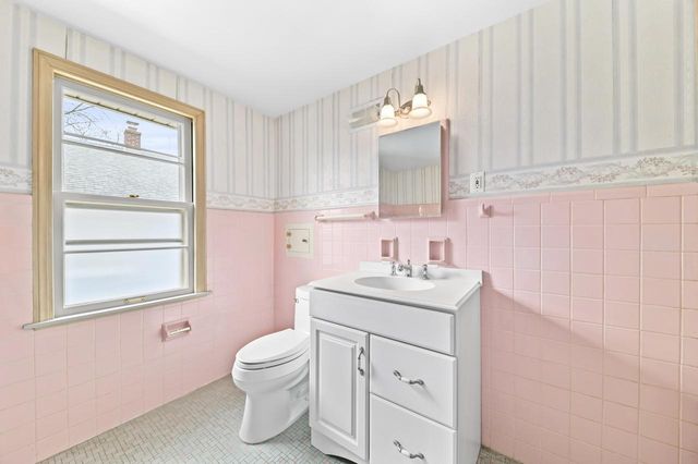 4332 N Sheffield AVENUE, Shorewood, WI 53211