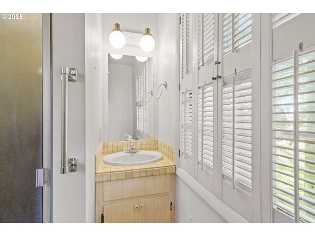 1110 S LIESER Rd, Vancouver, WA 98664