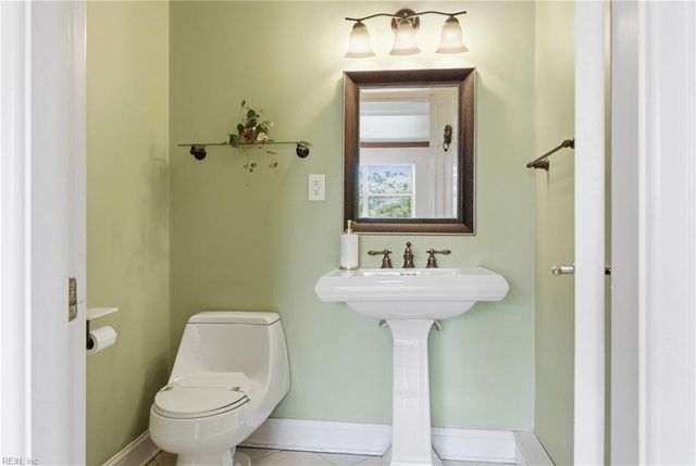 607 Mayflower RD, Norfolk, VA 23508