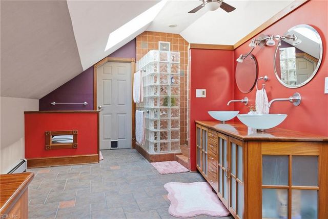 607 Mayflower RD, Norfolk, VA 23508