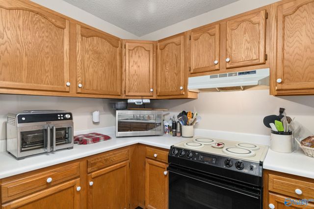 158 County Road 329, Decatur, AL 35603