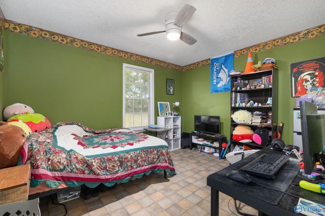 158 County Road 329, Decatur, AL 35603